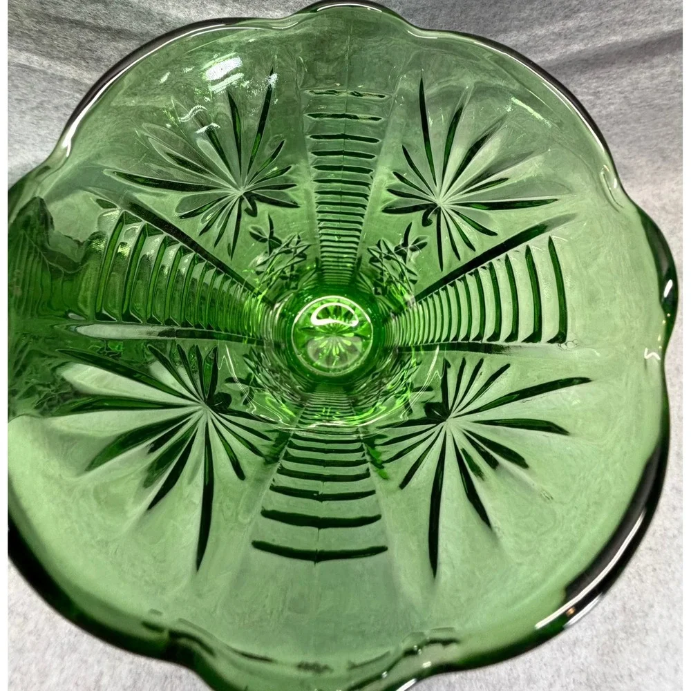 Vintage Emerald Green Pressed Glass Starburst Scalloped Vases Pair 8 Inch